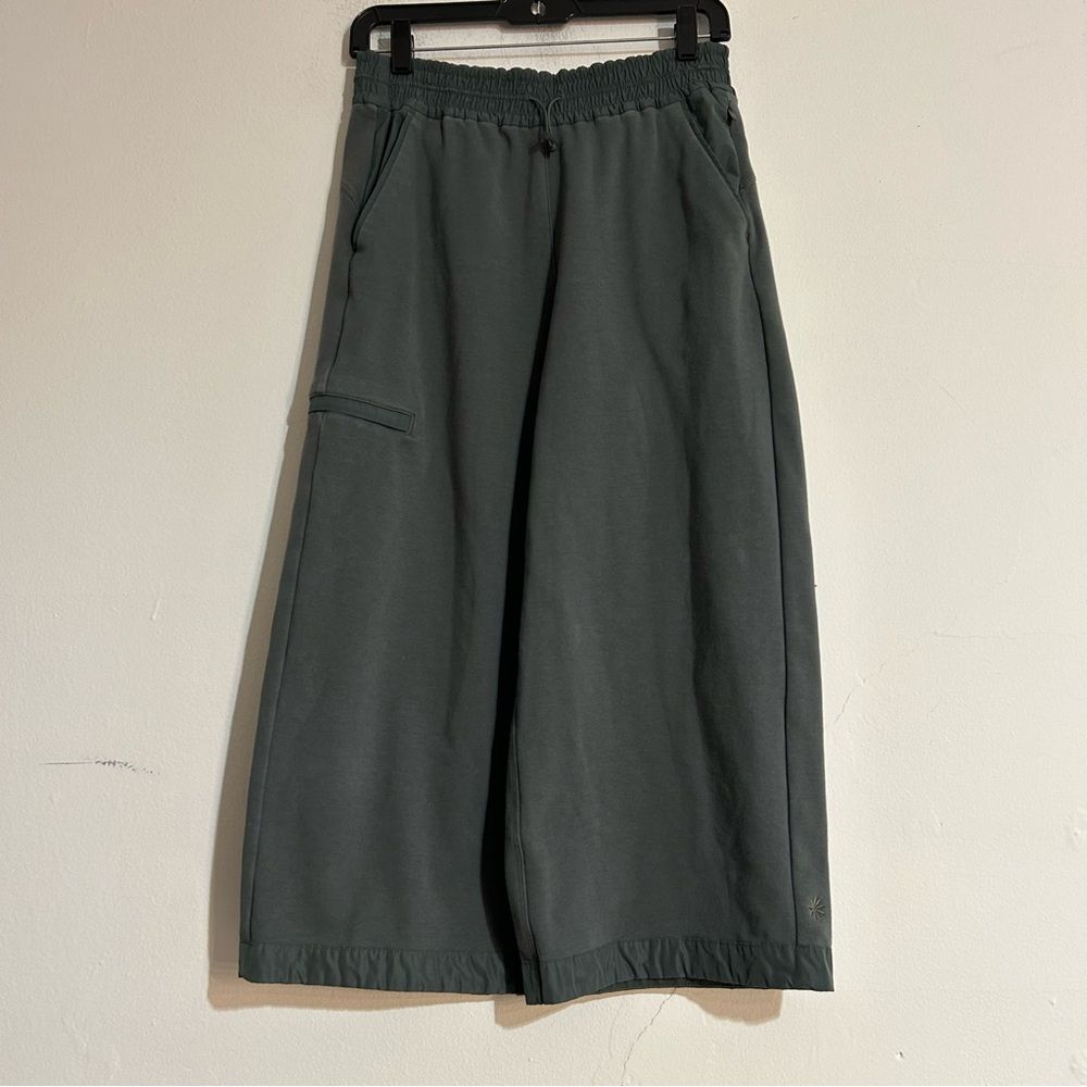 Athleta Triumph Hybrid Wide Leg Crop Pants Granite Blue Size Small Lounge Casual
